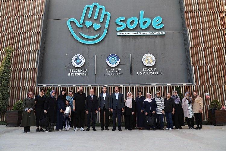 Başkan Altay’dan Dünya Otizm Farkındalık Günü’ne özel ziyaret