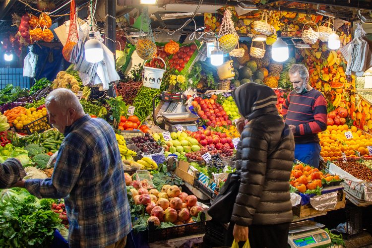 Bursa’da pazarlarda siyasilere mesaj