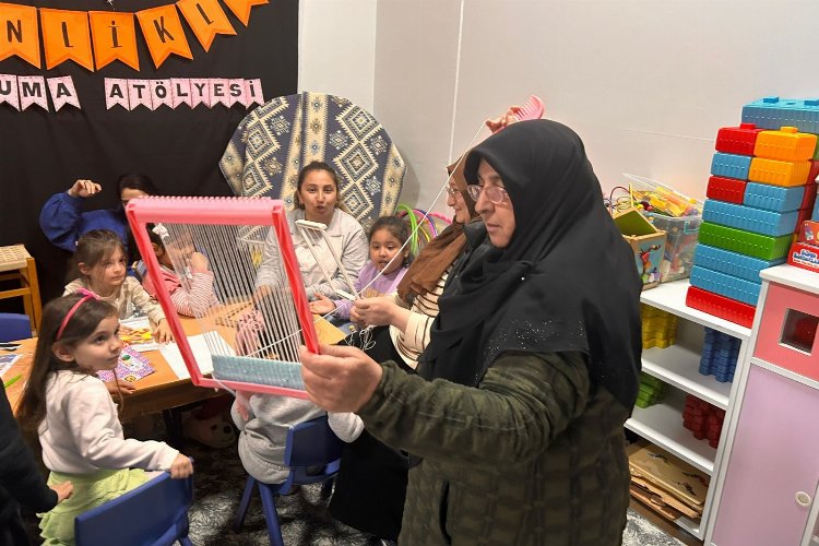 İZMEK, minik öğrenciler tarafından büyük ilgi görmeye devam ediyor