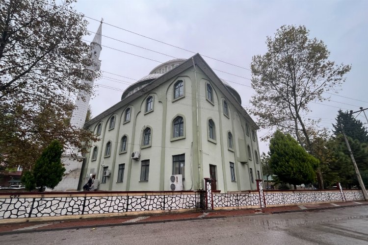 Kocaeli’de Yavuz Selim Camii’nin dış cephesini yeniledi