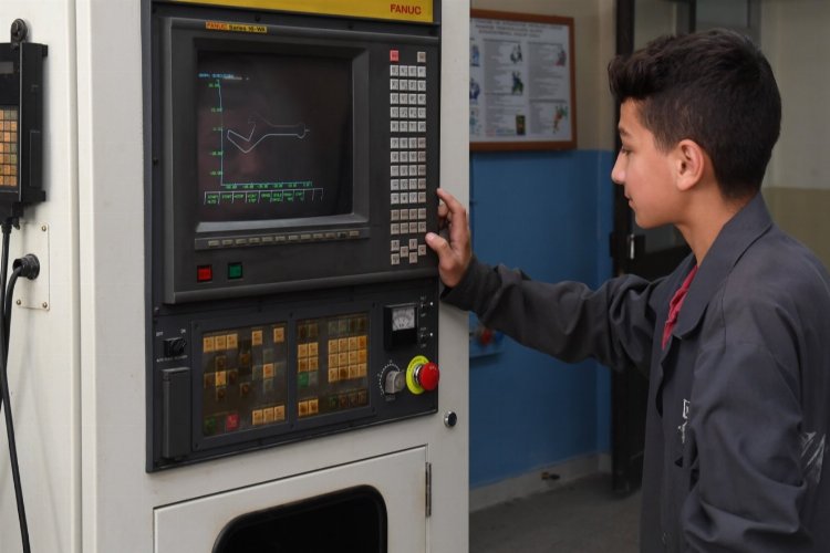 MEB’den 8 bin 406 işyerinin ‘mesleki’ sözleşmesine fesih!